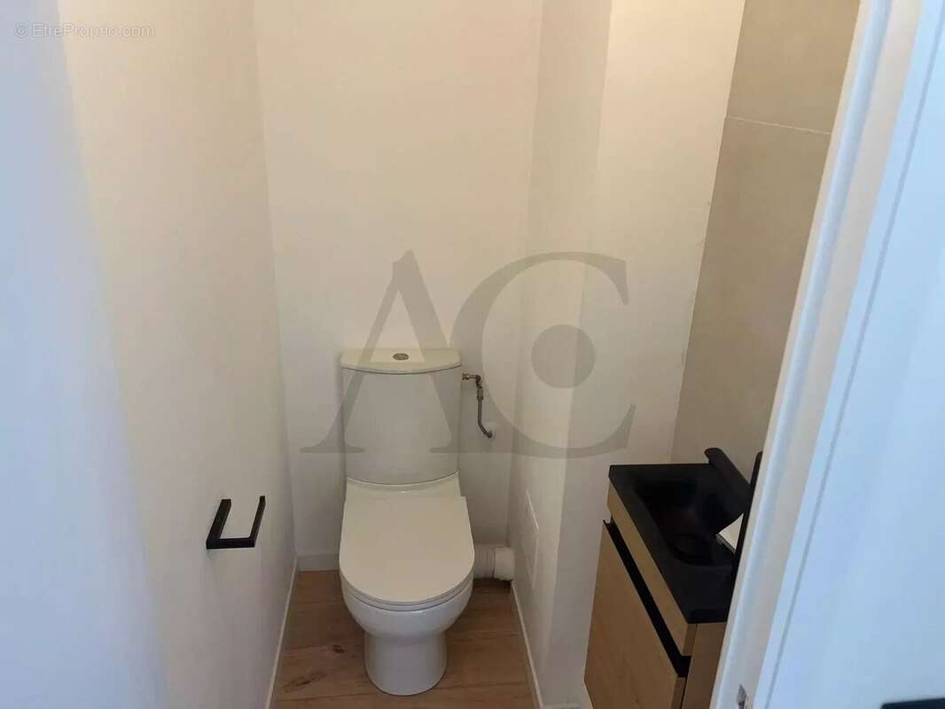 Appartement à VILLENEUVE-LOUBET