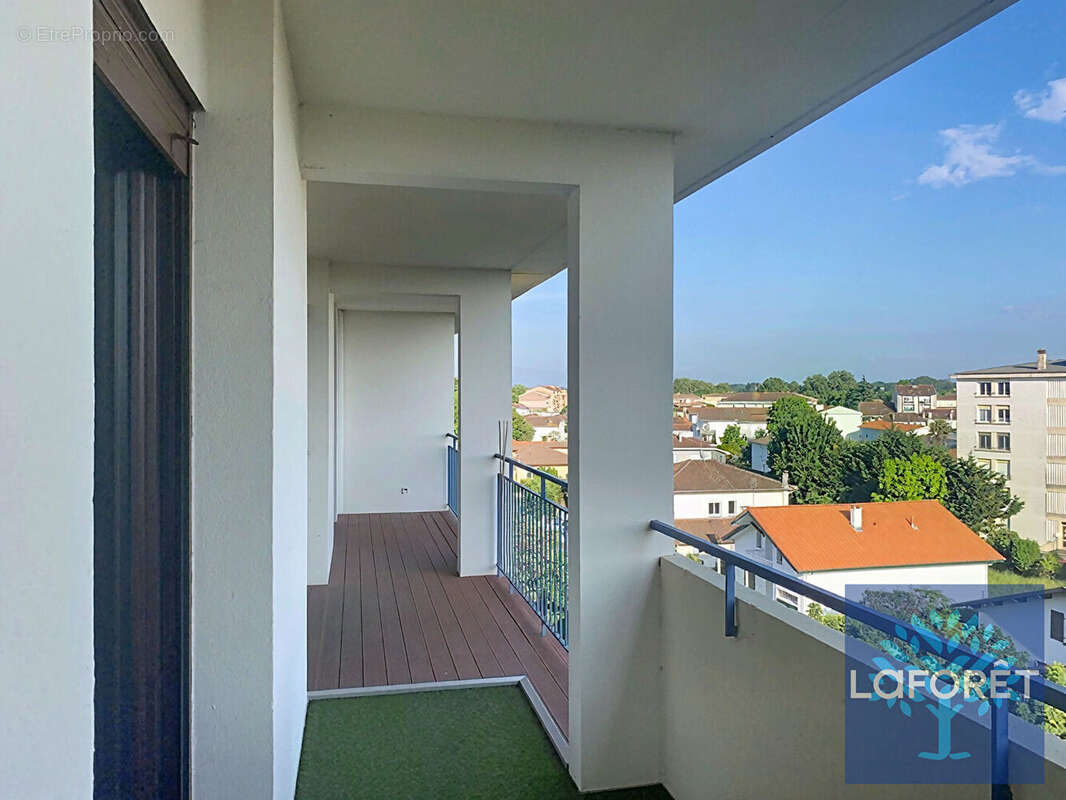 Bien rare. Magnifique T3 de 85 m² Dax centre- Résidence calme et sécurisée - photo 5