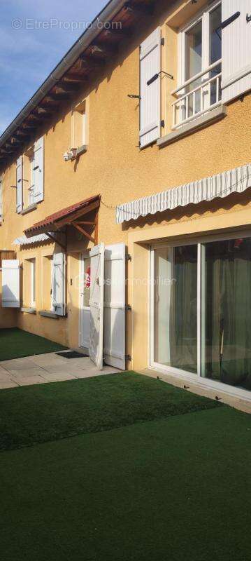 Maison à LA CHAPELLE-DE-GUINCHAY