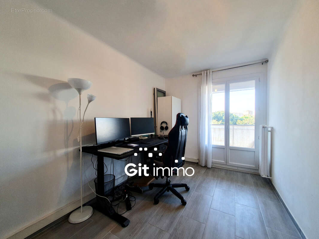 Appartement à MARSEILLE-9E