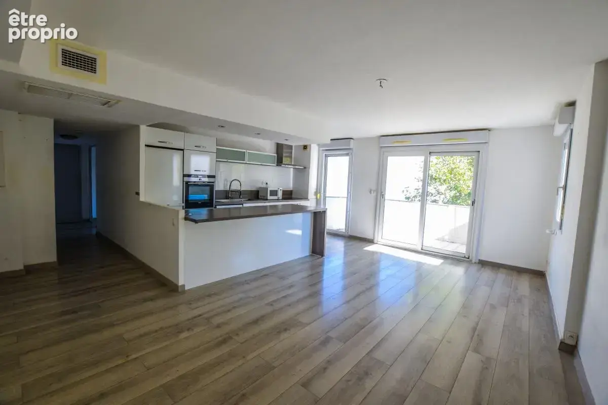 Lumineux T4 de 77 m² avec balcon et garage — Avignon - photo 2