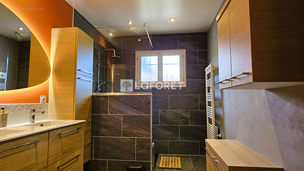 Maison à VIC-FEZENSAC