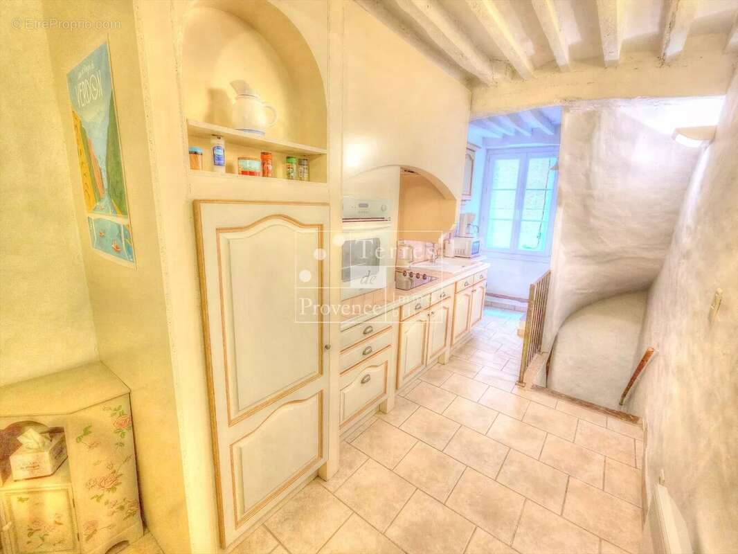Maison à AUPS