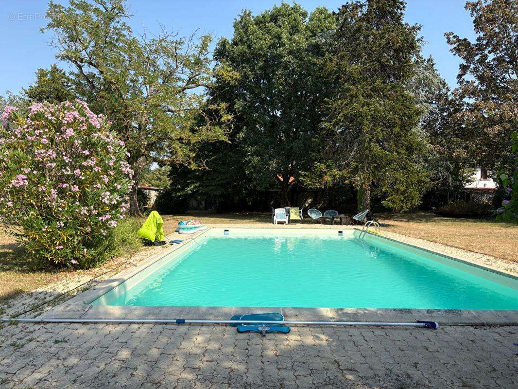 Maison Magne 7 pièce(s) - photo 2