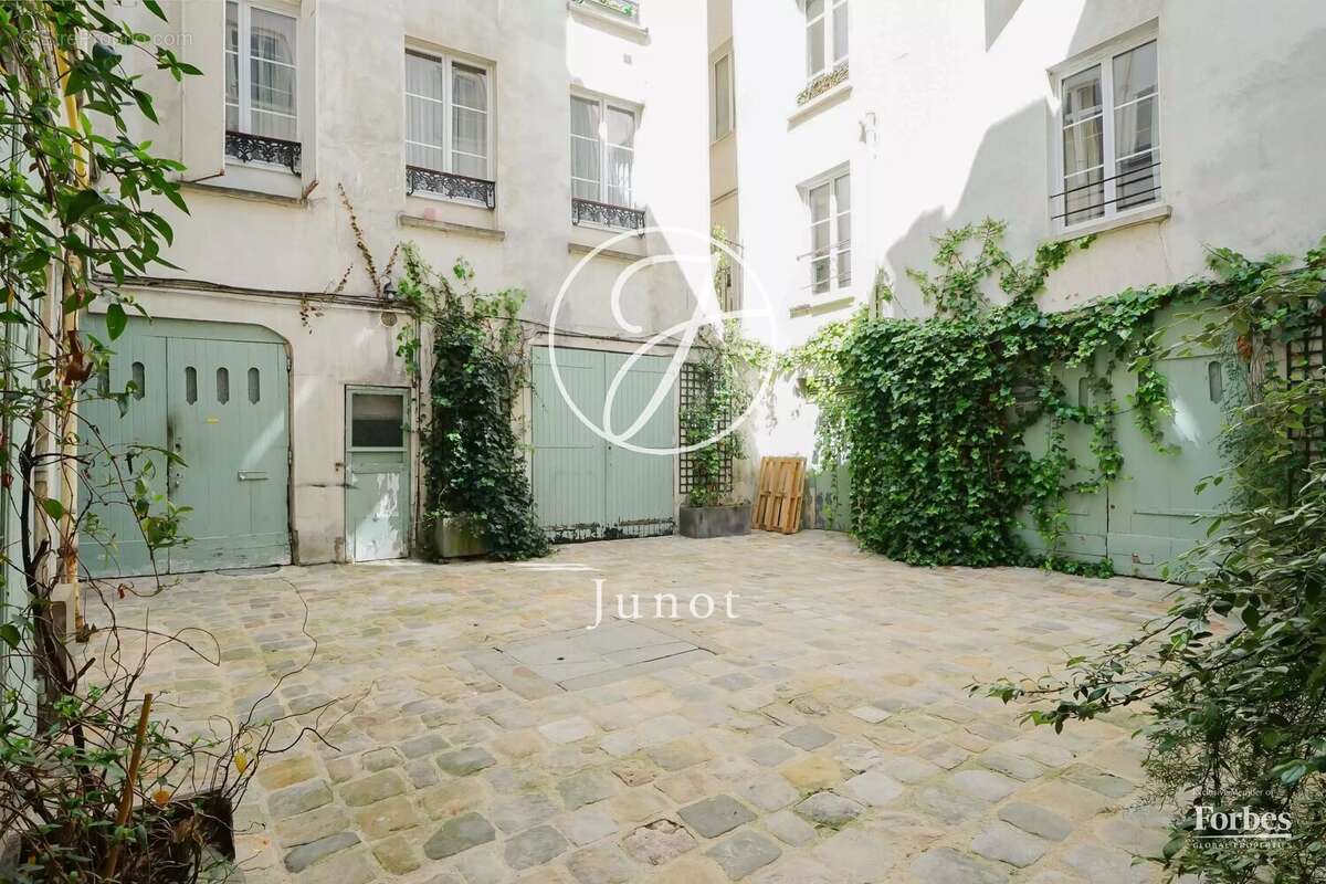 Appartement à PARIS-4E