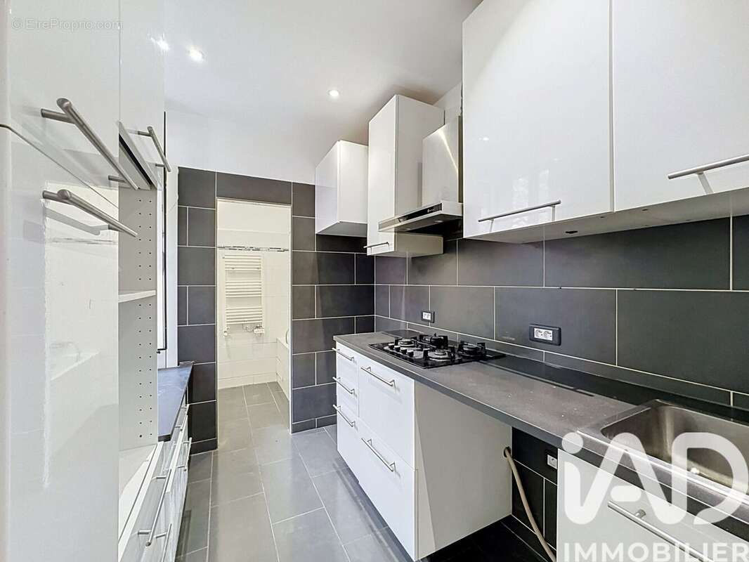 Photo 8 - Appartement à GENNEVILLIERS