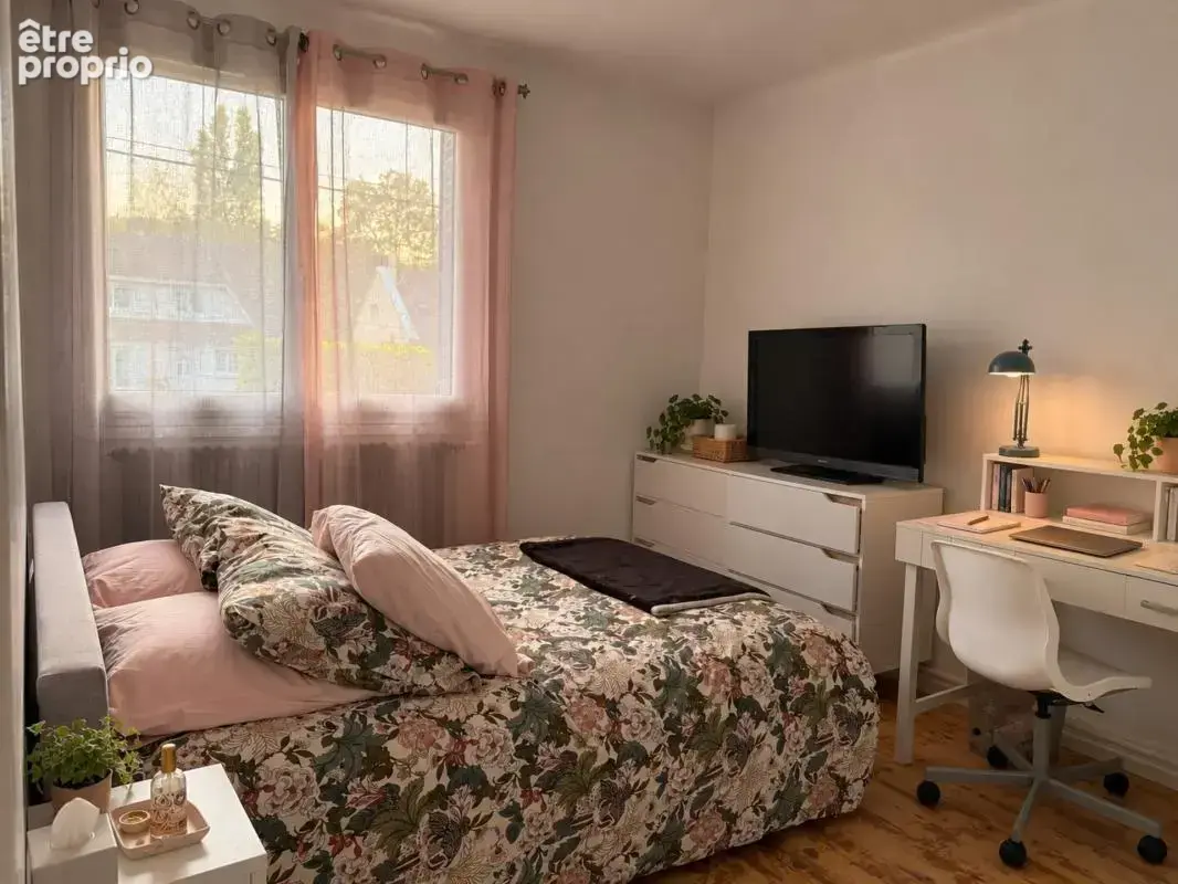 Située à Mériel, cette maison familiale offre une distribution fonctionnelle ainsi qu’un beau potentiel d’évolution - photo 7