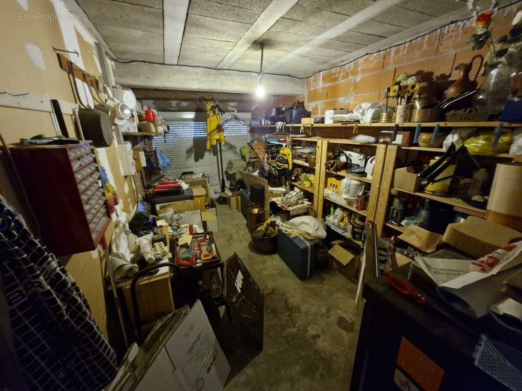 Maison à SAINT-LAURENT-DE-LA-SALANQUE