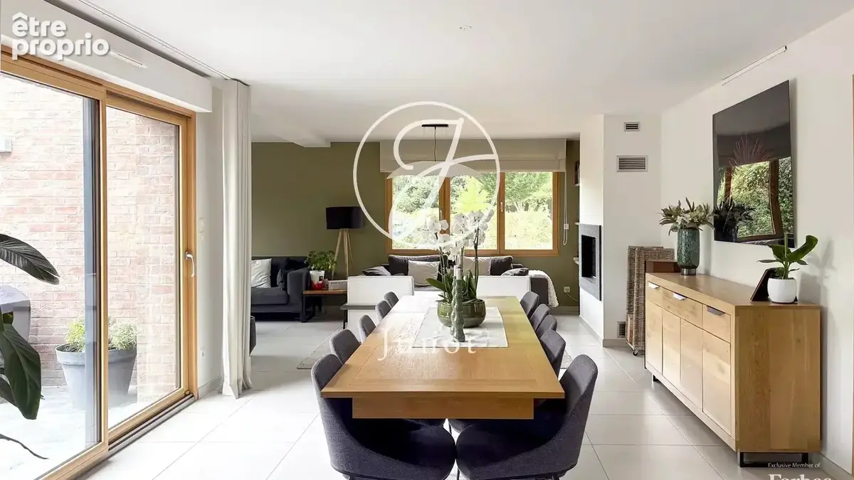 CAMPHIN-EN-PÉVÈLE – DOMAINE PRIVÉ -  Maison d’architecte de 212 m² - 6 chambres - Terrain d’environ 1 250 m² - Jardin - Garage - - photo 2