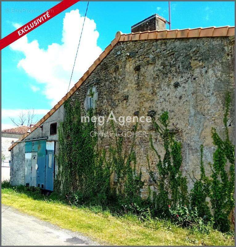 Maison à BRIZAMBOURG