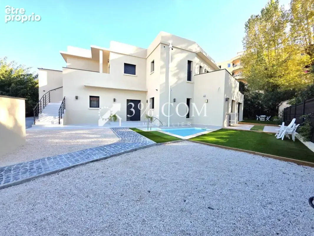 Grande villa neuve en plein centre-ville - photo 19