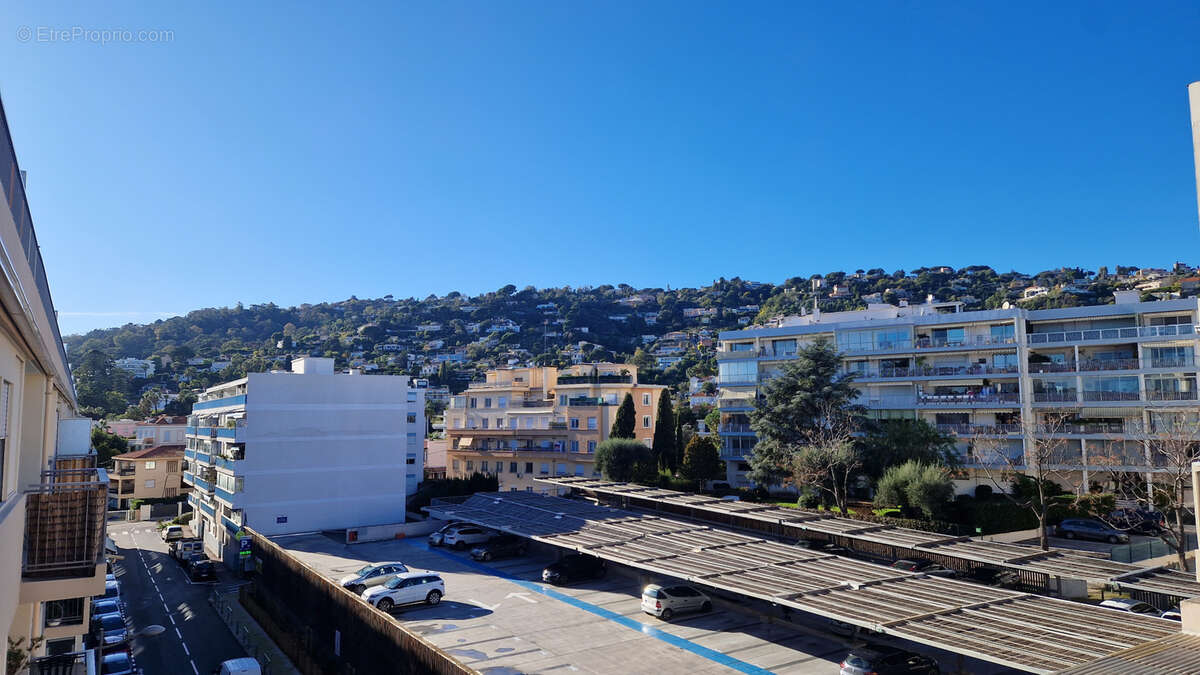 Appartement à VALLAURIS