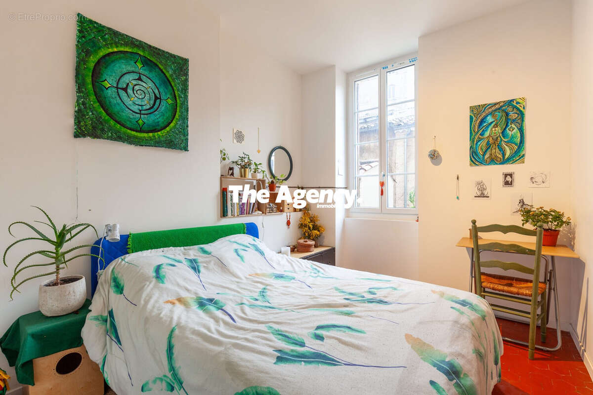 Appartement à MARSEILLE-1E