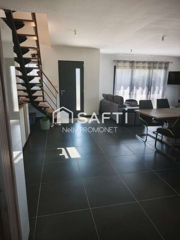 Maison 110 m² à Plougonver  - photo 7