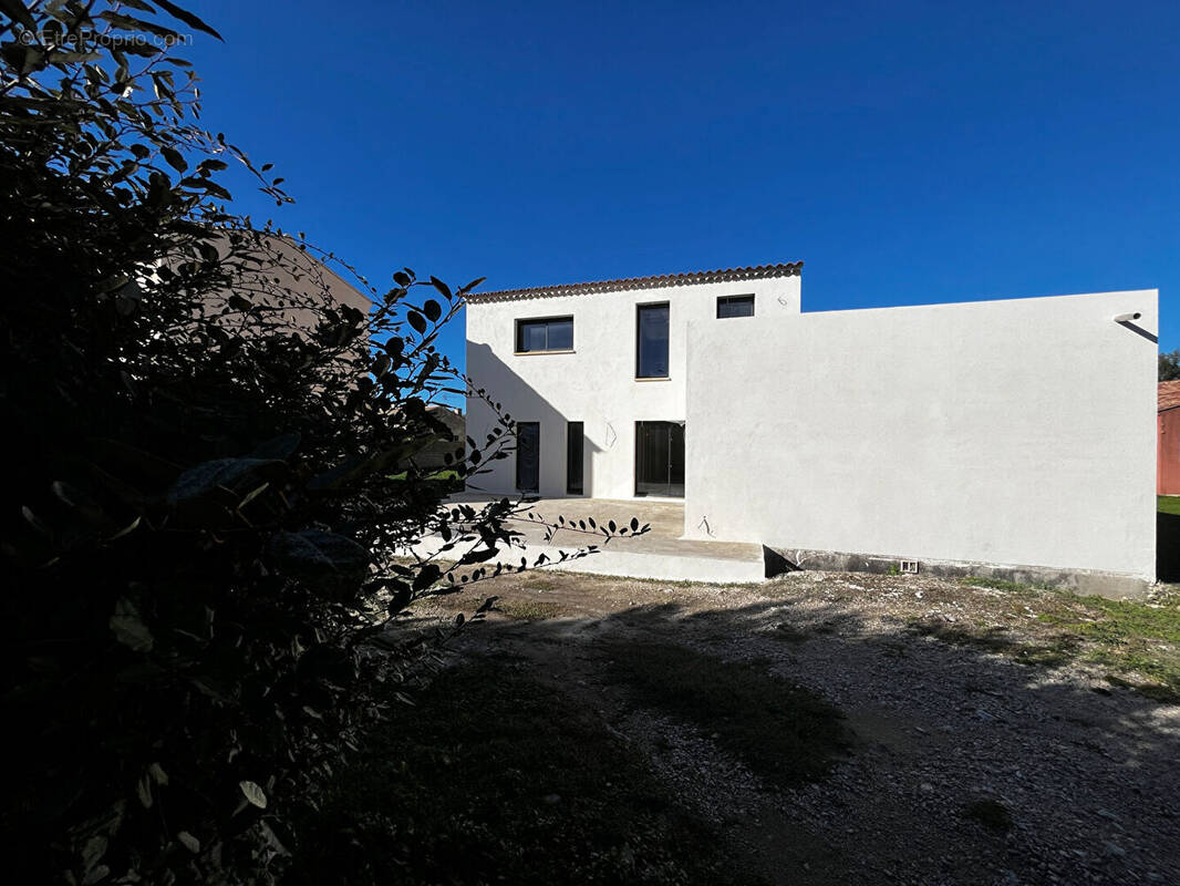 Maison à L&#039;ISLE-SUR-LA-SORGUE