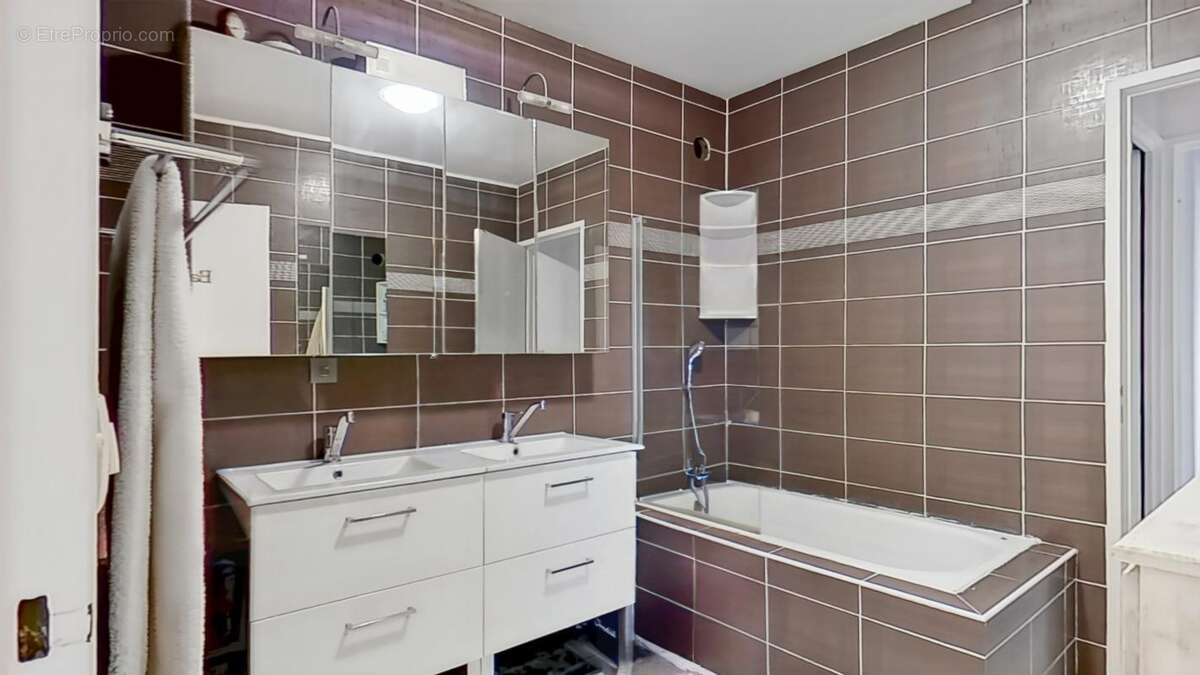 Appartement à RILLIEUX-LA-PAPE