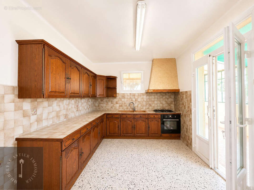 Maison à SAINT-LAURENT-DU-VAR