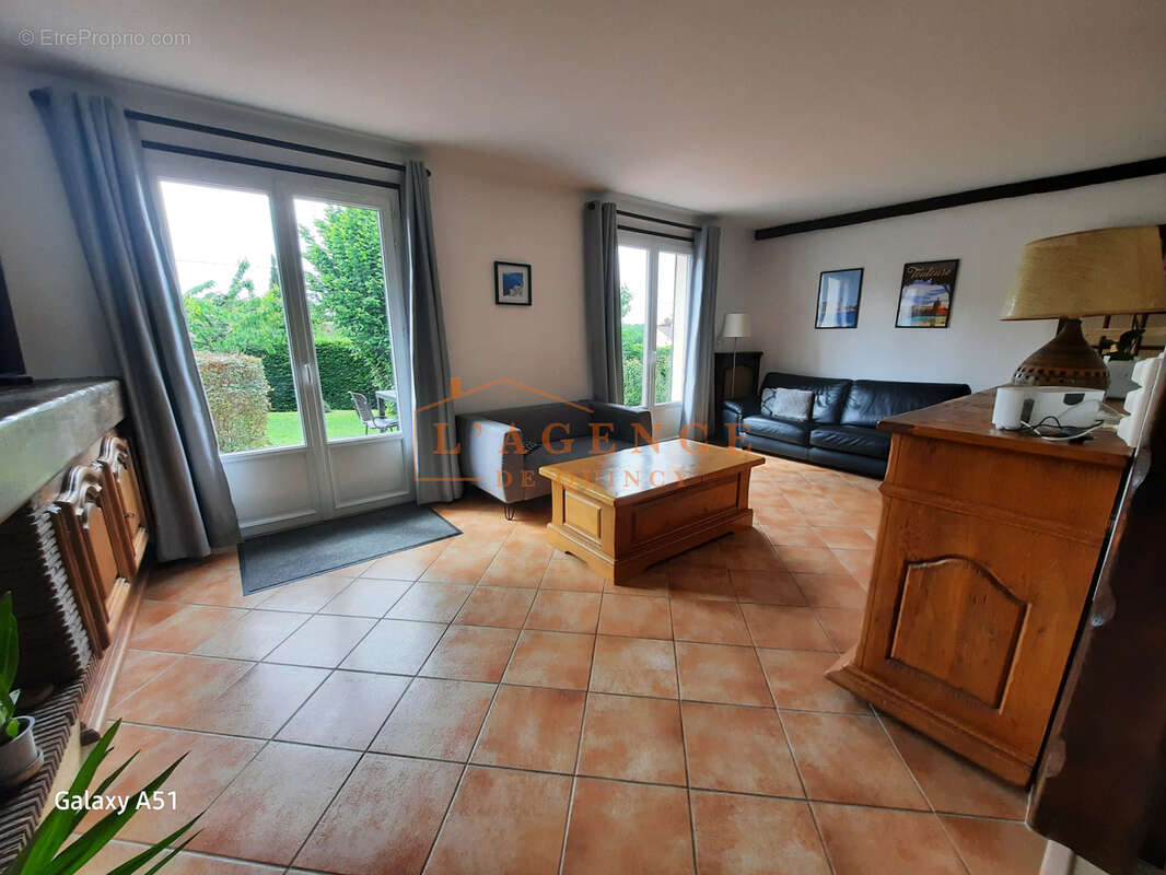 Maison à QUINCY-VOISINS