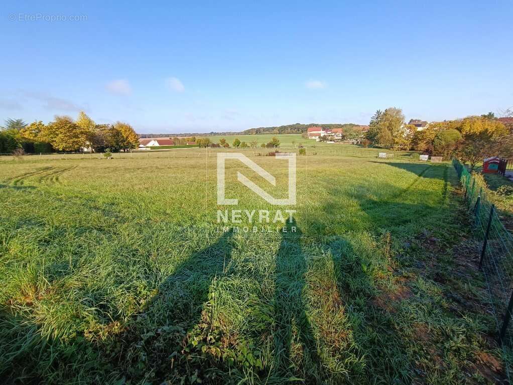 Terrain à AUXONNE
