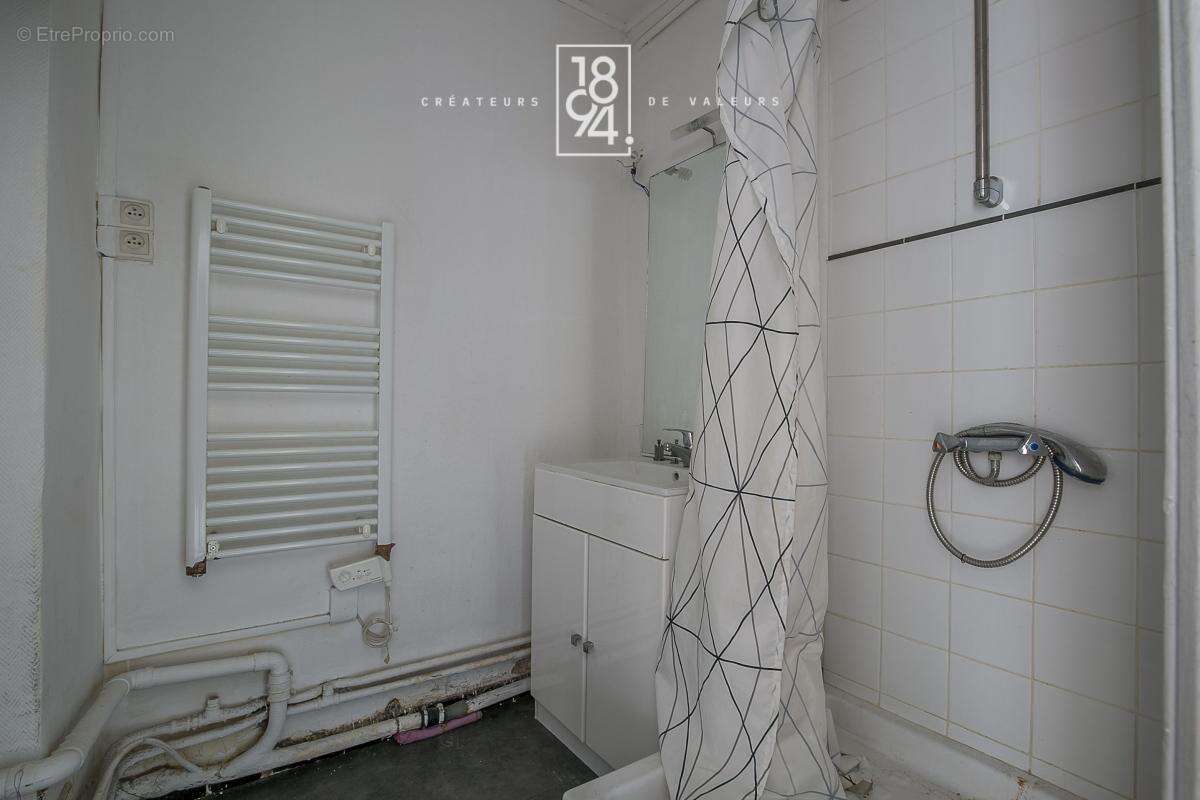 Appartement à MARSEILLE-6E