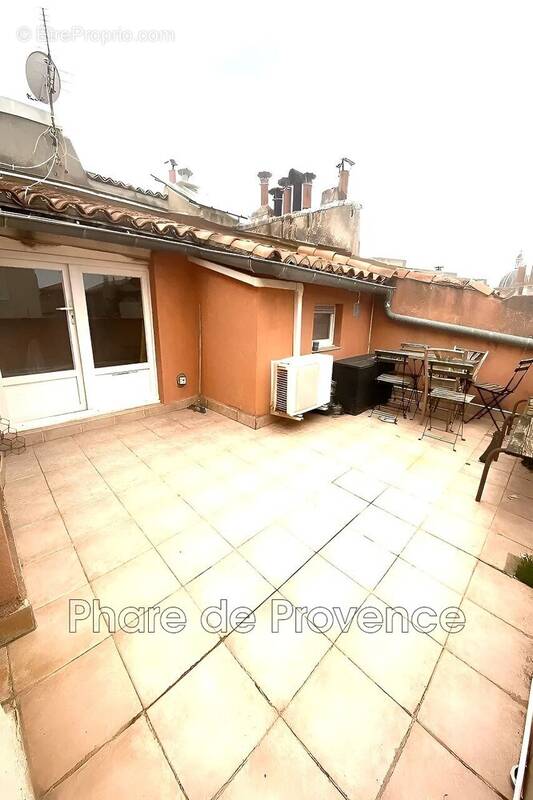 Appartement à MARSEILLE-2E