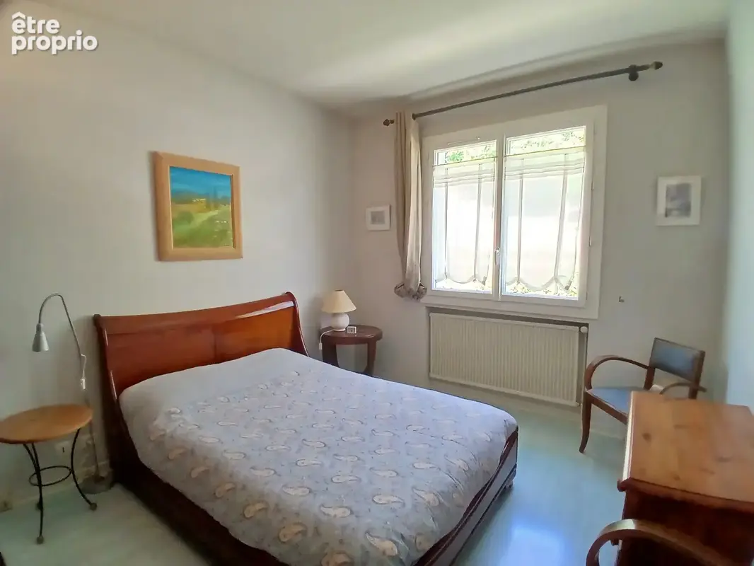 Propriété de 5 chambres située à la lisière du village, offrant de jolies vues. - photo 6
