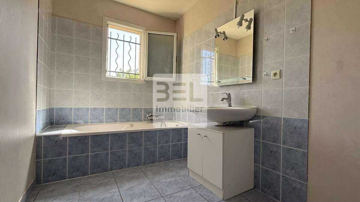 Maison 3 chambres avec jardin et garage à Bagnols sur Cèze - photo 11