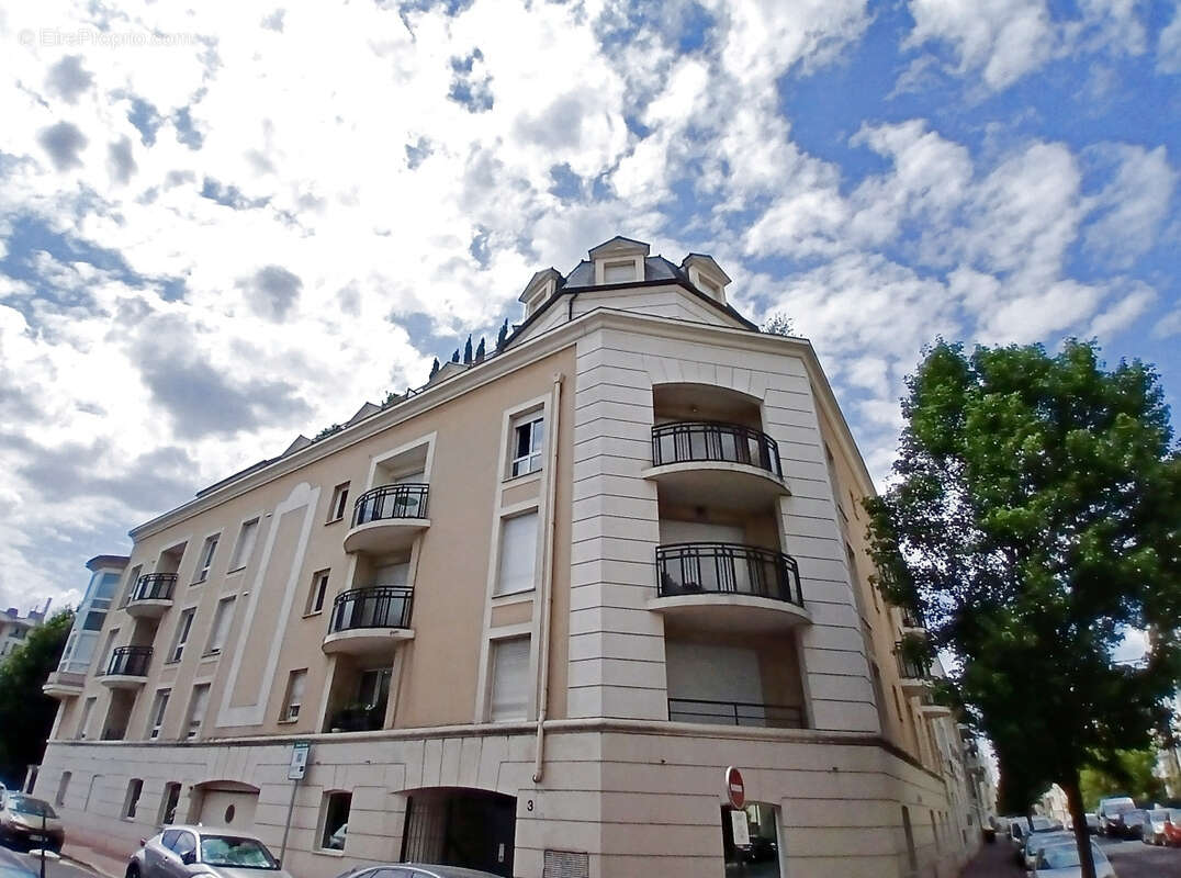 Studio avec balcon, cave et parking a charenton - photo 8