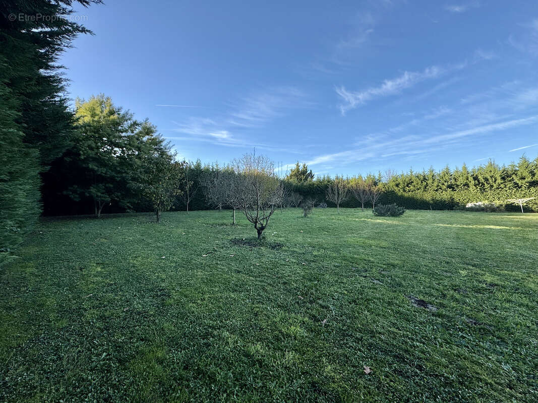 Maison à SAINT-ETIENNE-DE-FOUGERES