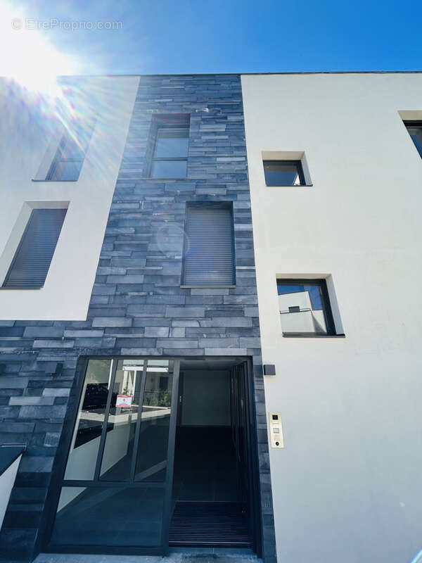 Appartement à CHARBONNIERES-LES-BAINS