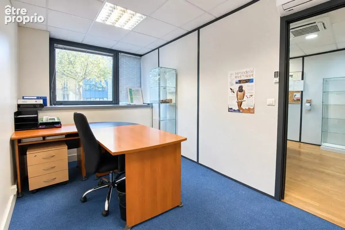 Au sein d'un immeuble tertiaire au pied du métro (Ligne 9 - Station "Billancourt"), Corpimmo vous propose à la vente des bureaux - photo 4