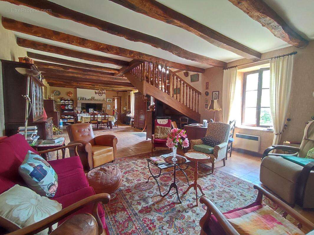 Maison à NOYAL-PONTIVY