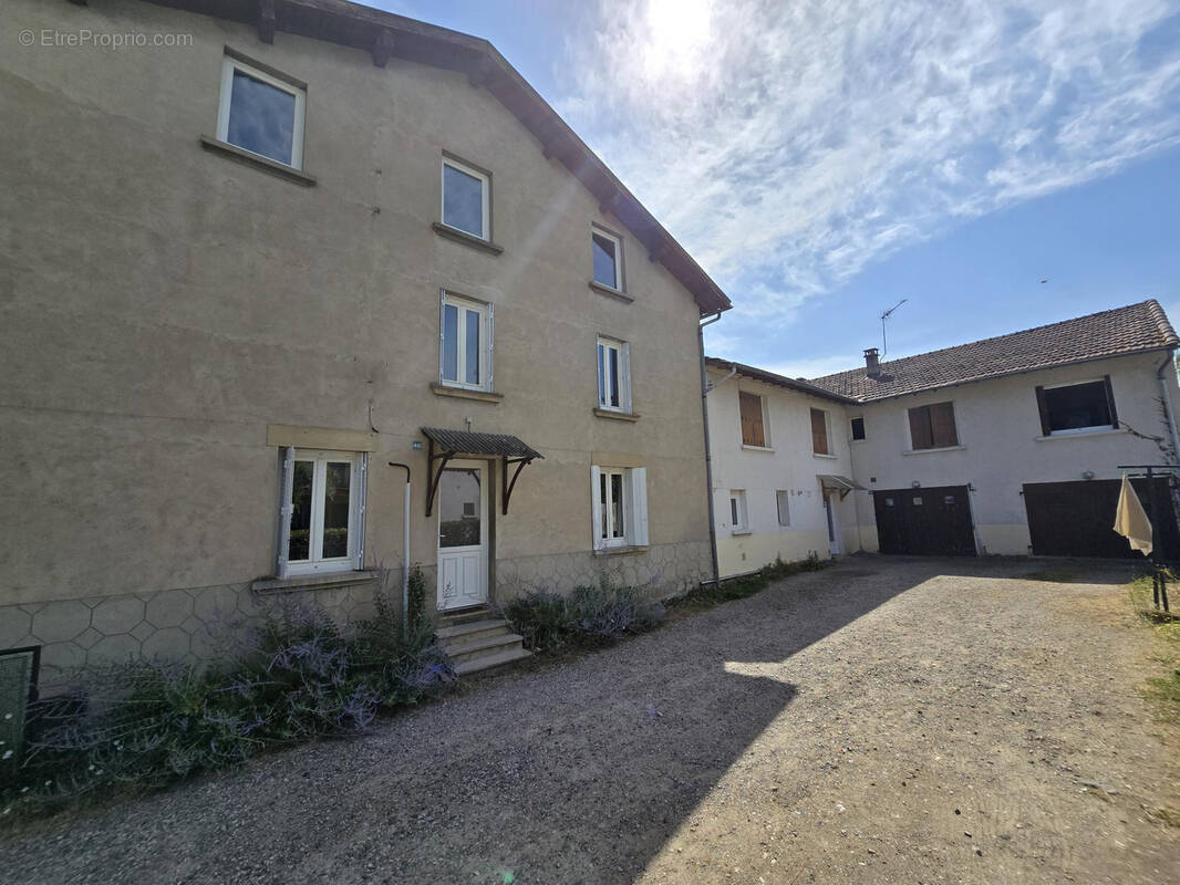 Maison à PUY-GUILLAUME