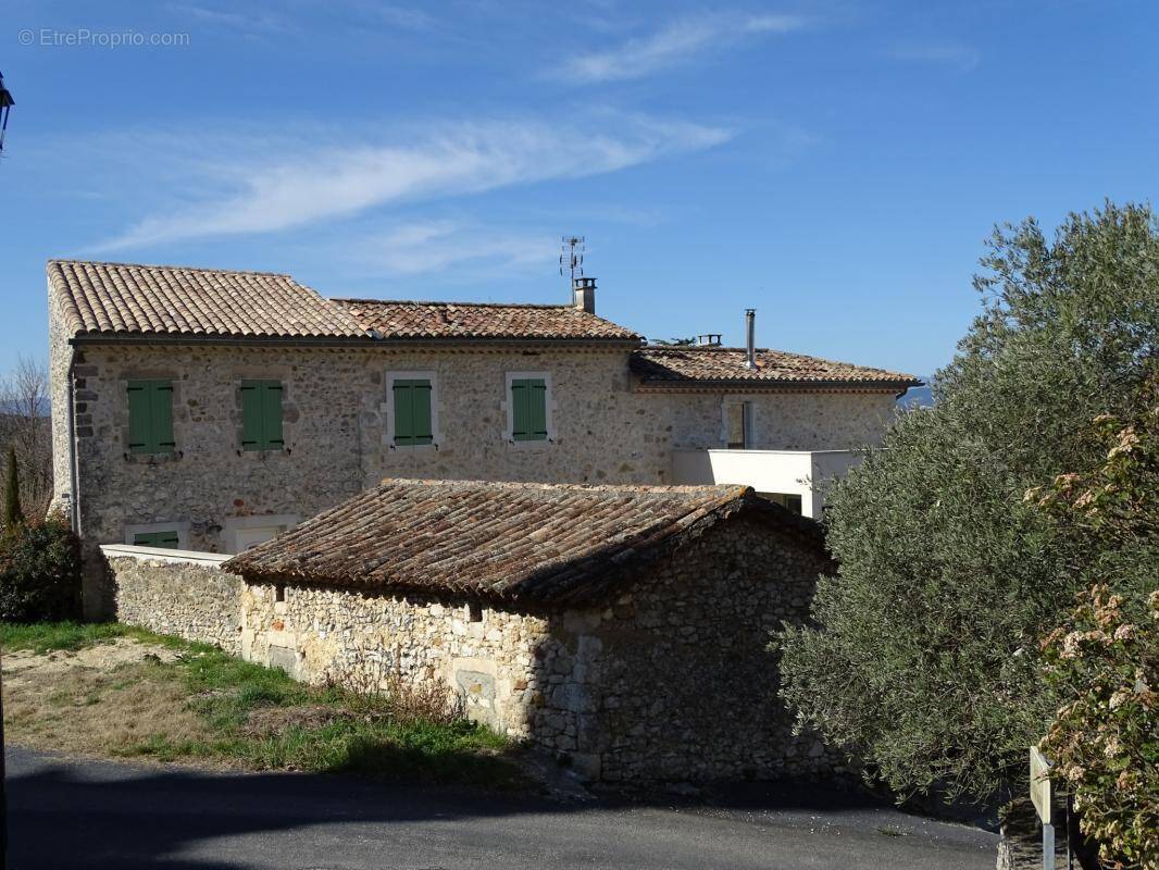 Maison à LUSSAN