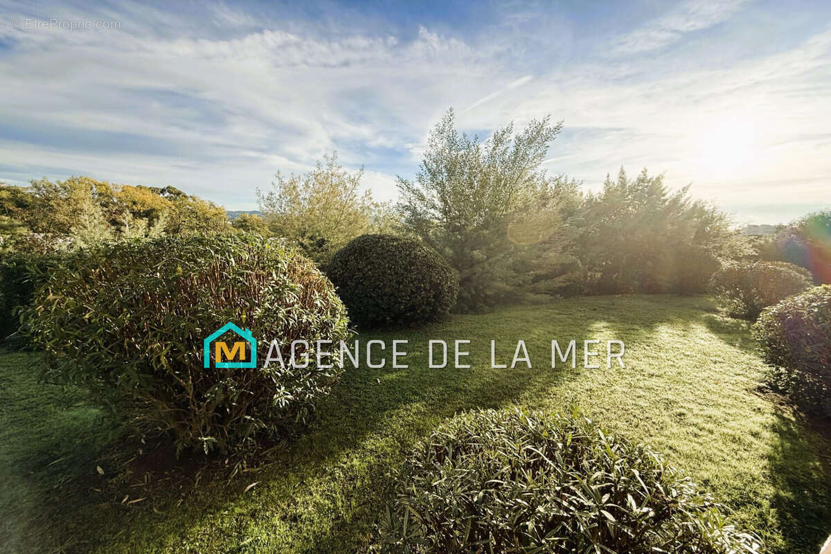 Appartement à MANDELIEU-LA-NAPOULE