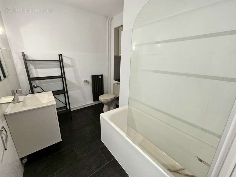 13001 Marseille Superbe Studio avec Balcon - photo 5