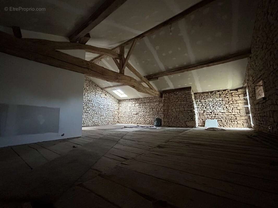 Maison à LIMALONGES