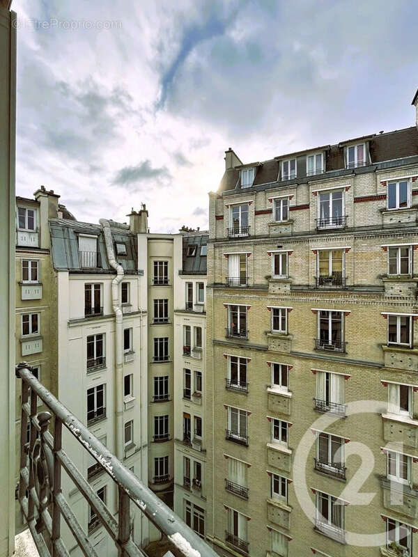 Appartement à PARIS-14E