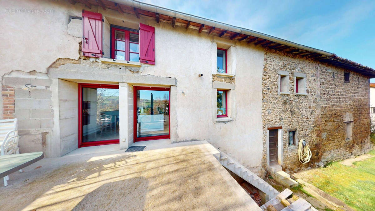 Maison à SAINT-SYMPHORIEN-SUR-COISE