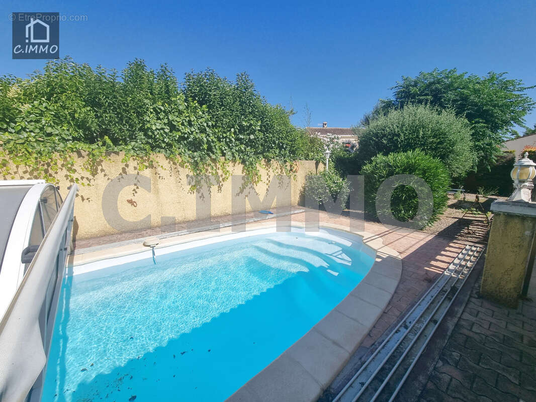 Jolie villa de PP de 104.81 m2 sur 600 m2 avec piscine. - photo 5