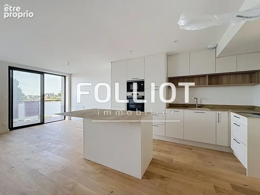 Appartement à CAROLLES