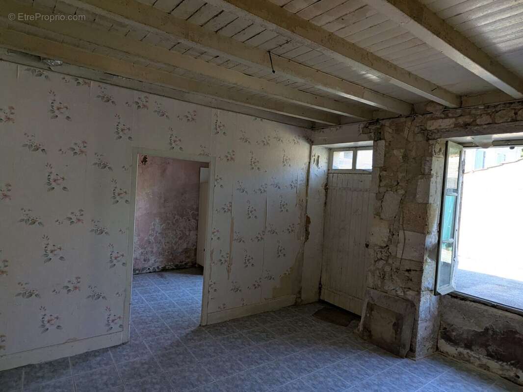 Maison 145 m² à Mortagne-Sur-Gironde  - photo 7