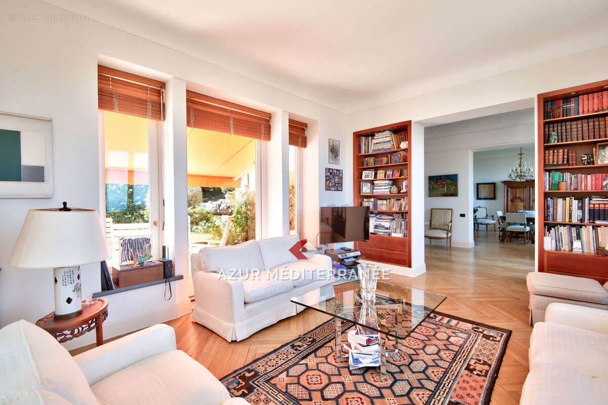 Maison 240 m² à Villefranche-Sur-Mer  - photo 3