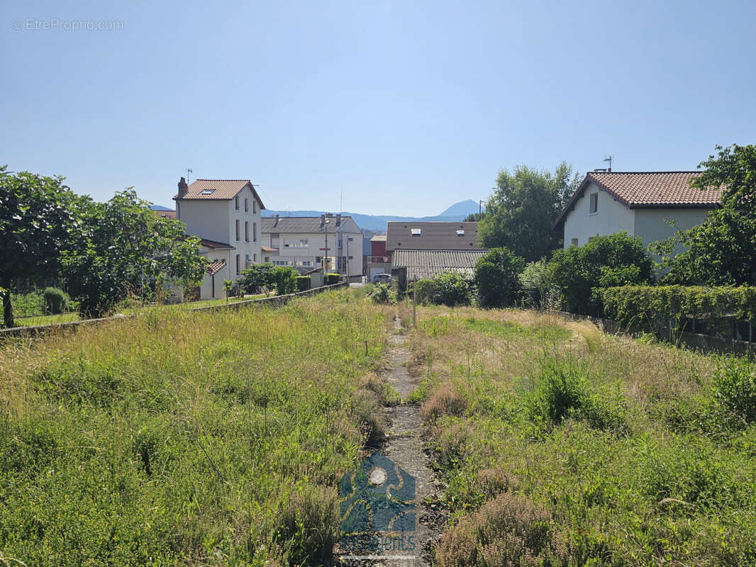 Terrain à CLERMONT-FERRAND