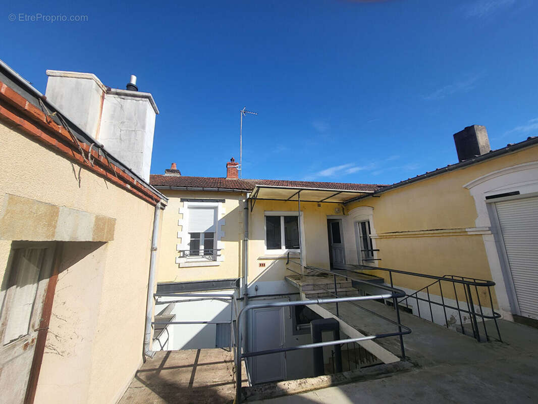 Appartement à MONTCEAU-LES-MINES