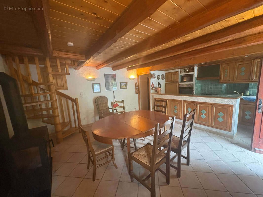 charmante maison avec jardin privatif et garage  à Vievola - photo 5
