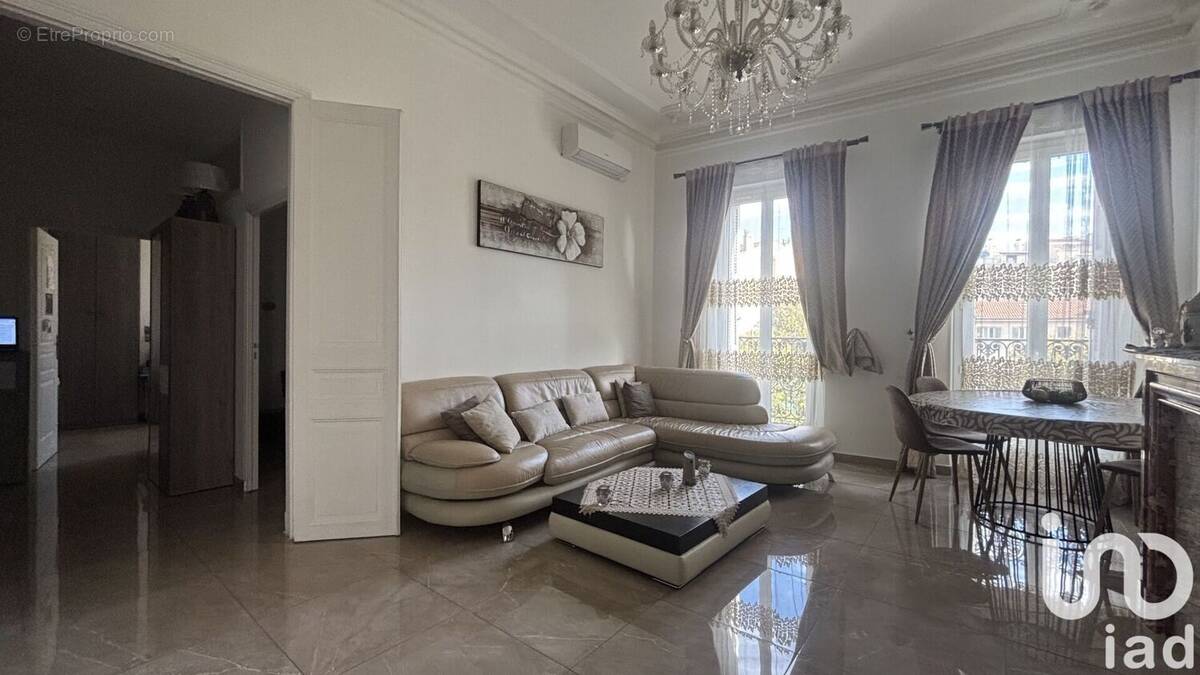 Photo 1 - Appartement à MARSEILLE-6E