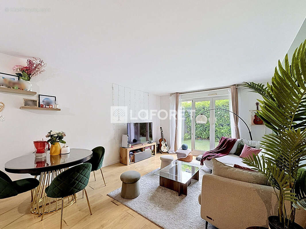 Appartement à LA GARENNE-COLOMBES