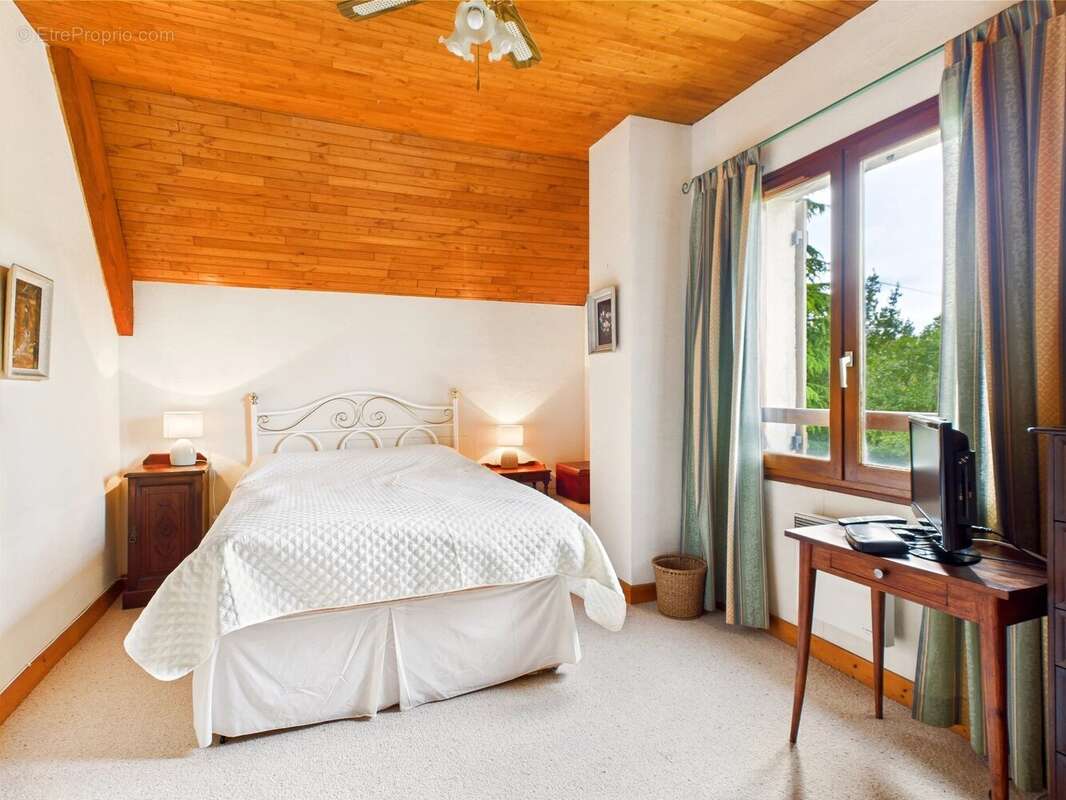 Maison pratique de 5 chambres avec piscine et appartement indépendant près de Sarlat, Dordogne - DPE C/C - Opportunité de revenu - photo 8
