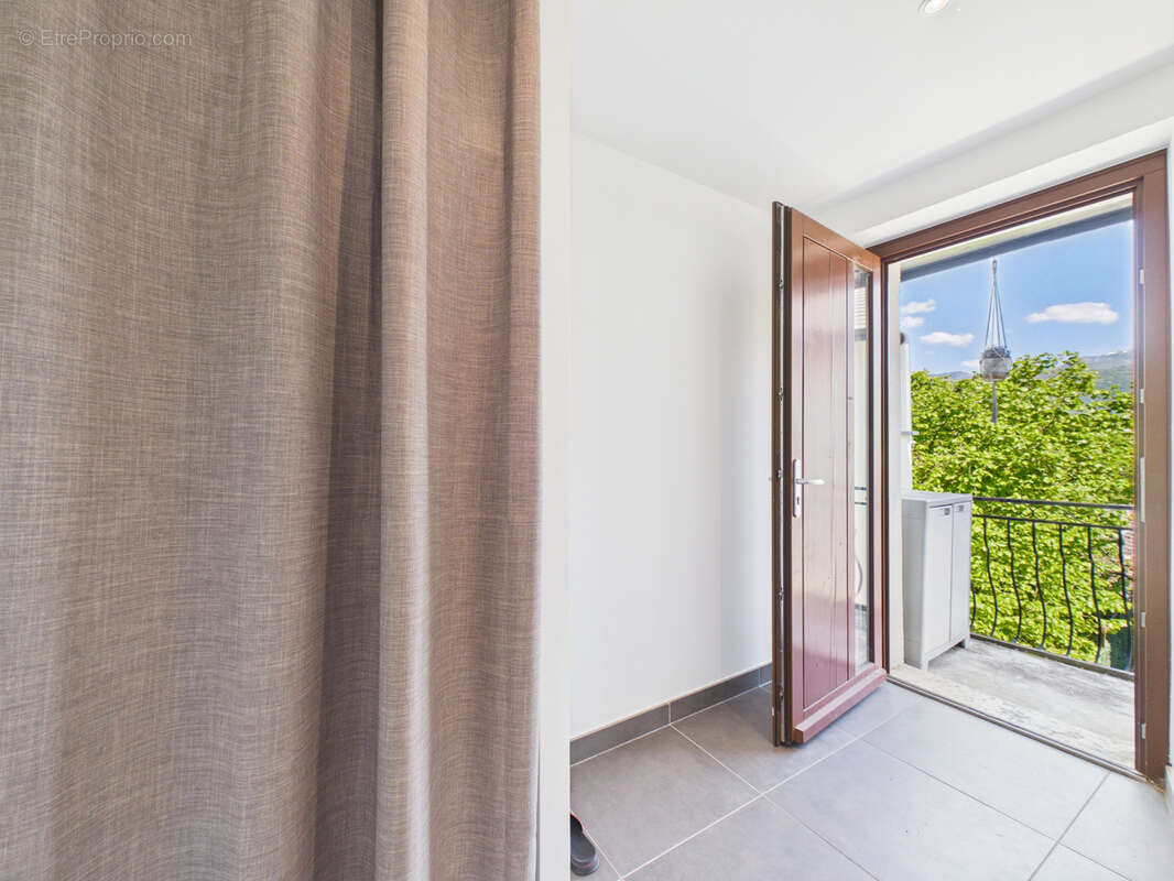 Appartement à BARBERAZ